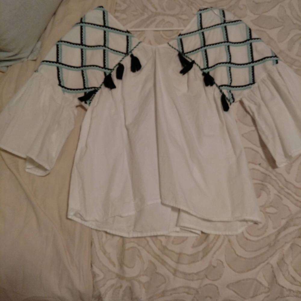 NWOT Crown & Ivy M Top/ Shirt
